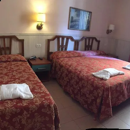 Pyramid ホテル ローマ