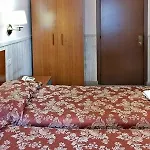 Отель Pyramid 3*