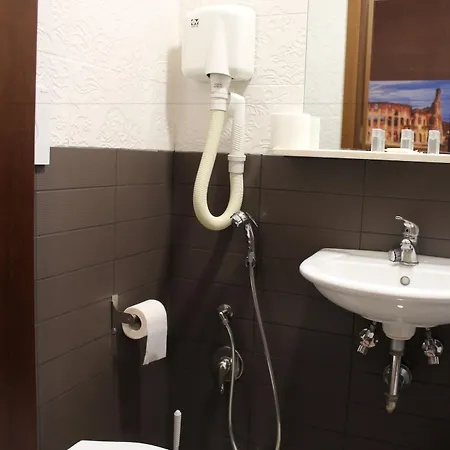 Pyramid Szálloda 3*