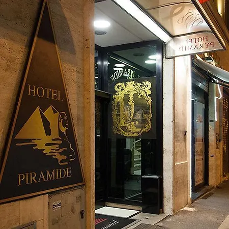 Hotell Pyramid Rom