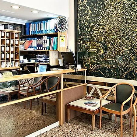 Pyramid Szálloda 3*