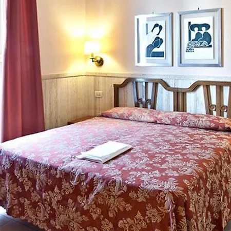 Pyramid Hotell Rom