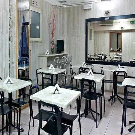 Hotell Pyramid 3*