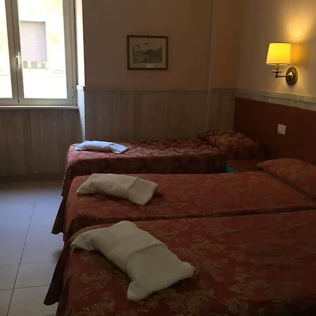 Pyramid Hotell 3*